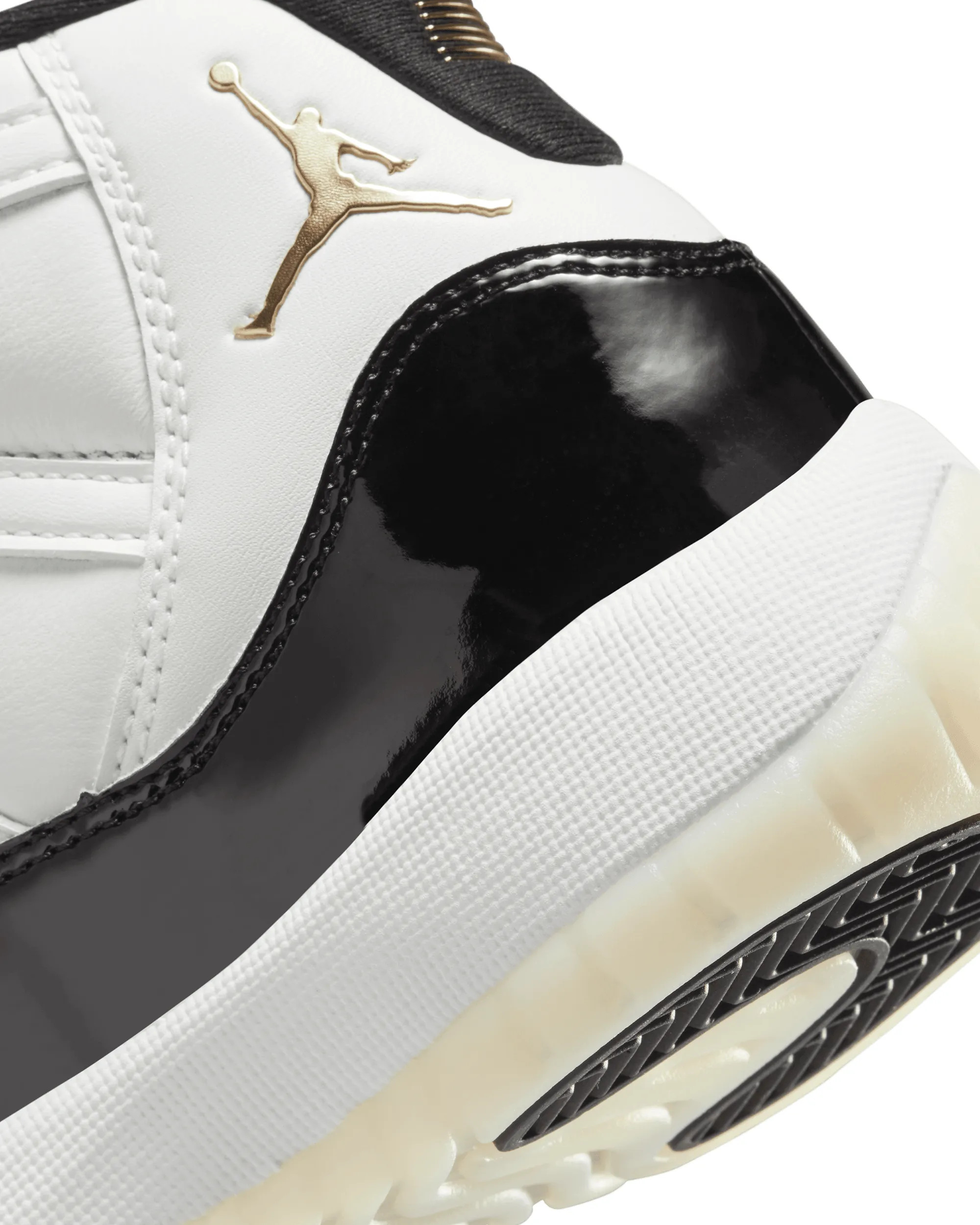 Air Jordan 11 Retro Grade School - White / Metallic Gold-Black
