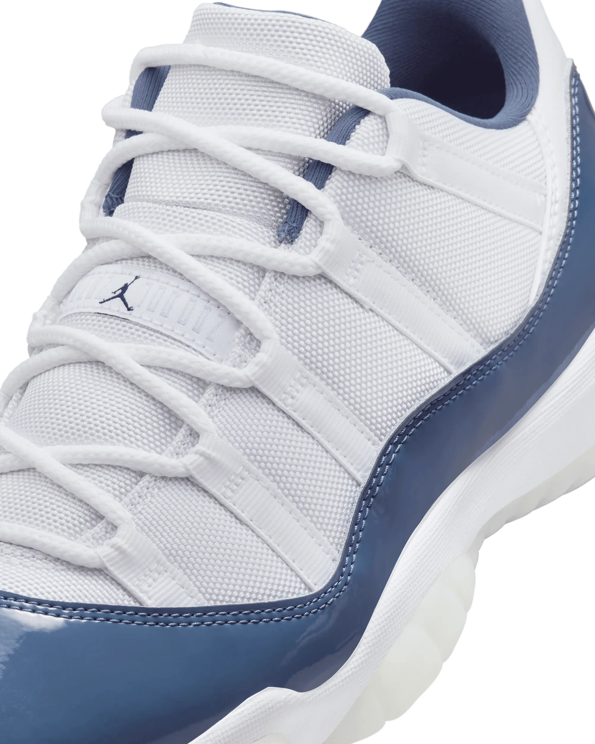 Air Jordan 11 Retro "Diffused Blue" - White / Navy / Blue / Grey