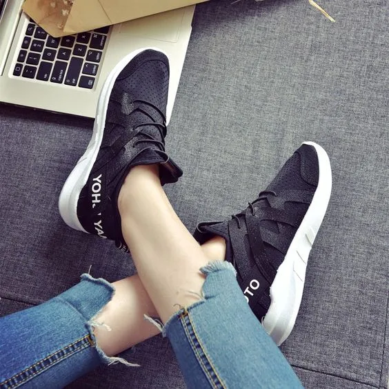 Breathable Trendy White Sneakers