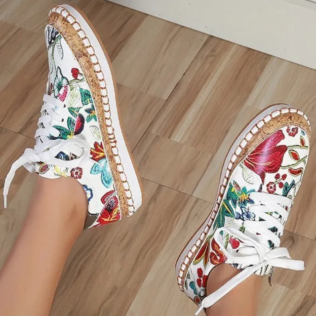 Flower print easygoing shoes for ladies