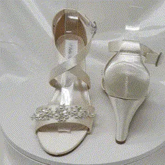 Ivory Wedge Bridal Shoes with Crystal and Pearl design | Dyeable Shoes