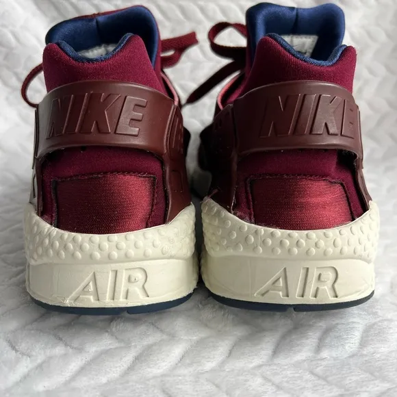Nike Air Huarache Team Red “Maroon” Sneakers Men’s US Size 12